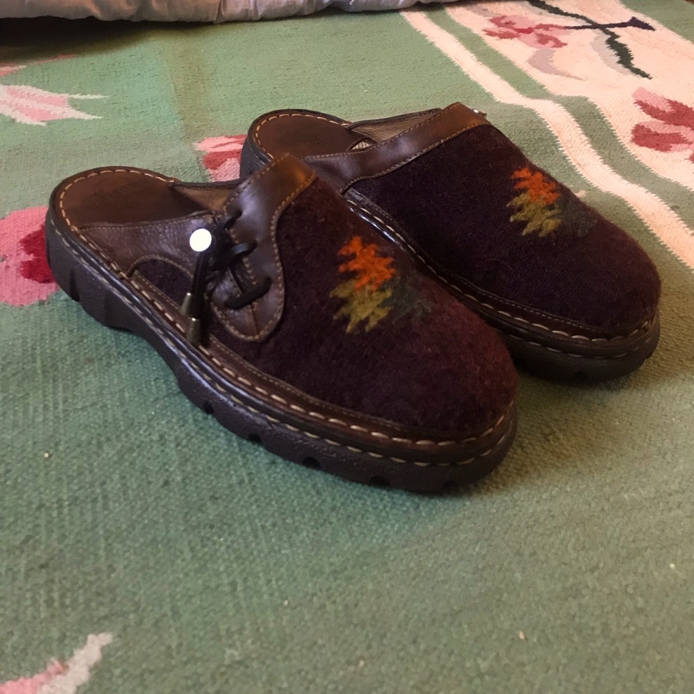 DOUBLE H LEATHER AND WOOL PLATFORM MULES SZ 9